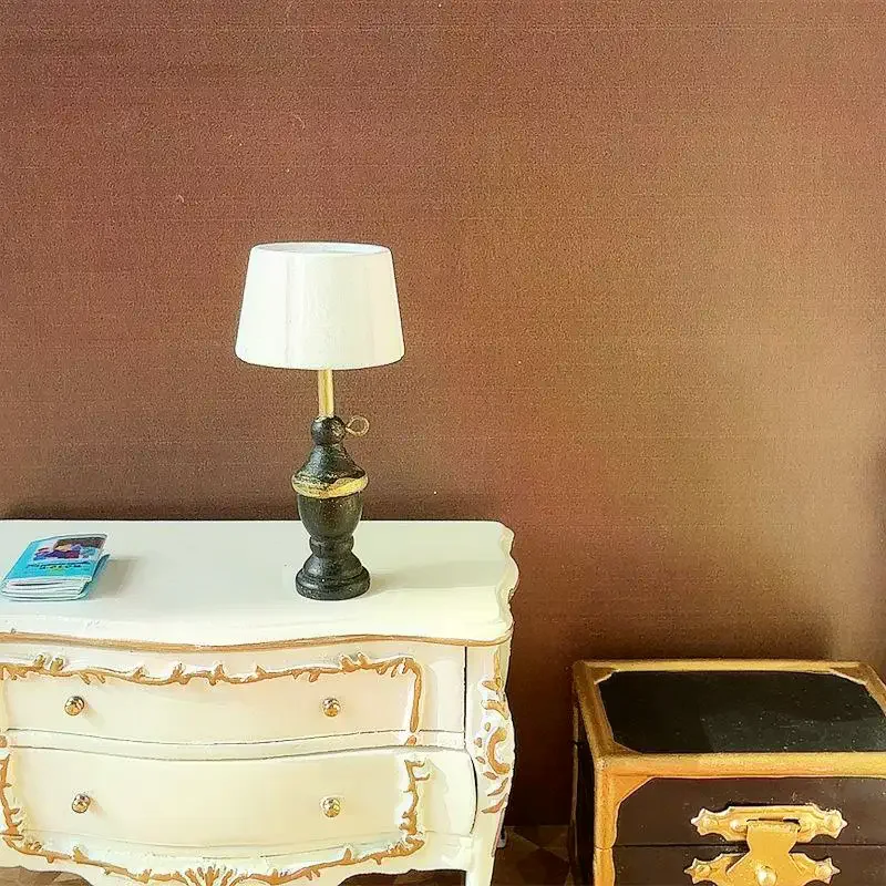 1: 12 Dollhouse Miniature Wooden Lamp Model Ornaments Photography Prop Kids Pretend Play Toys Doll House Mini Decoration Gifts