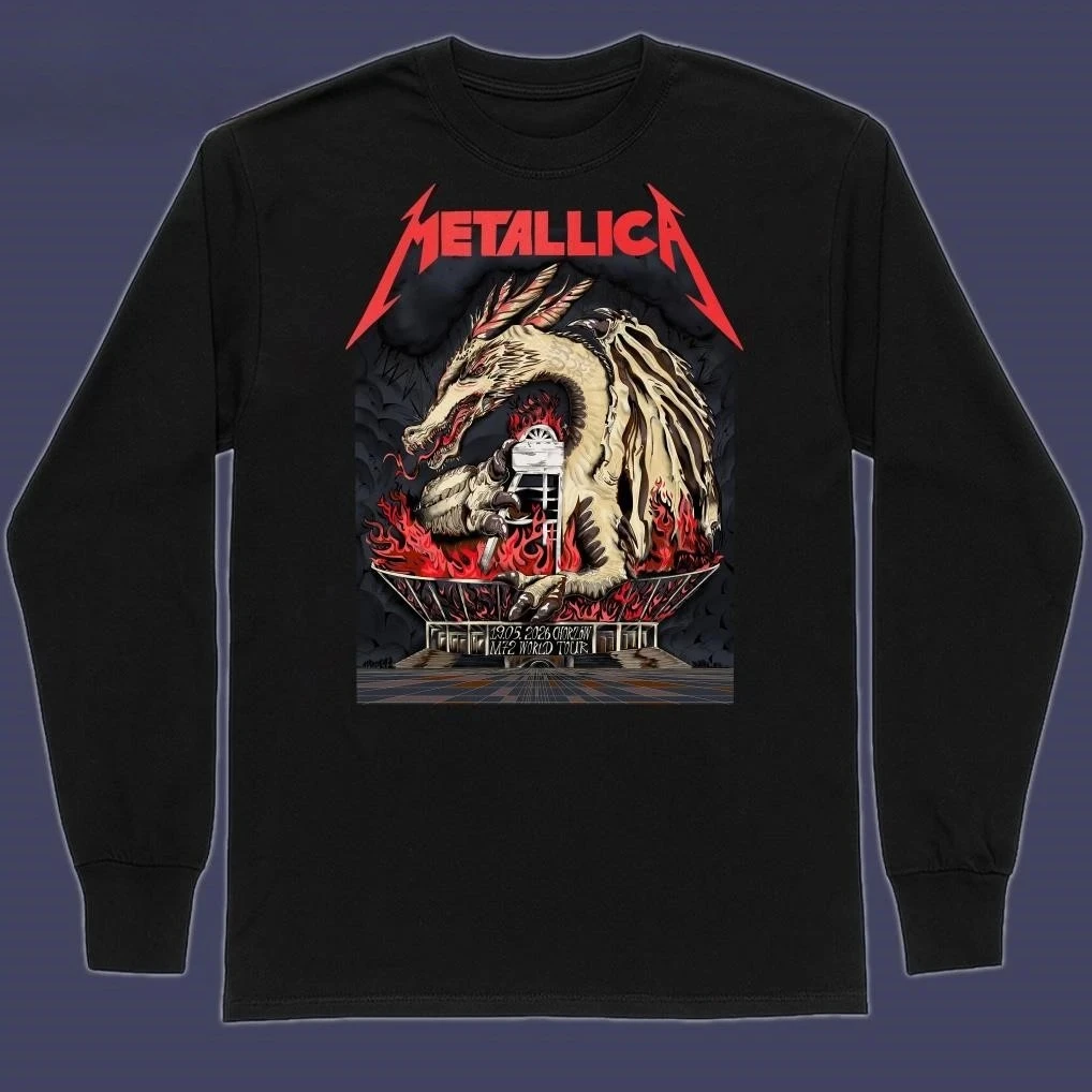 Pop Metallica M72 Chorzow Pop-Up Shop At Stadion Śląski a créé des sweats à capuche et des sweats à col rond