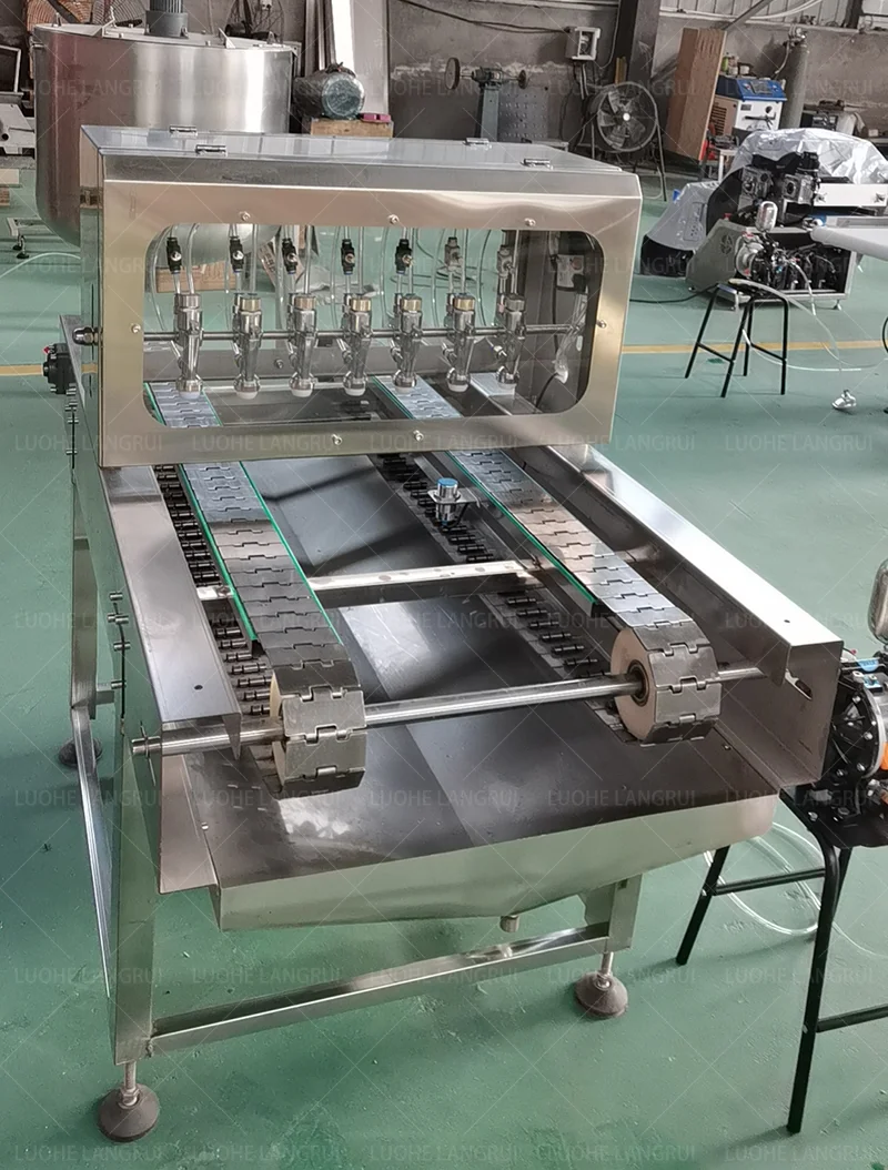Commercial Automatic Bakery Equipment Oil Sprayer for Cake Tray Injection Molding Machine Biscuit Oil Spray Machine for Sale