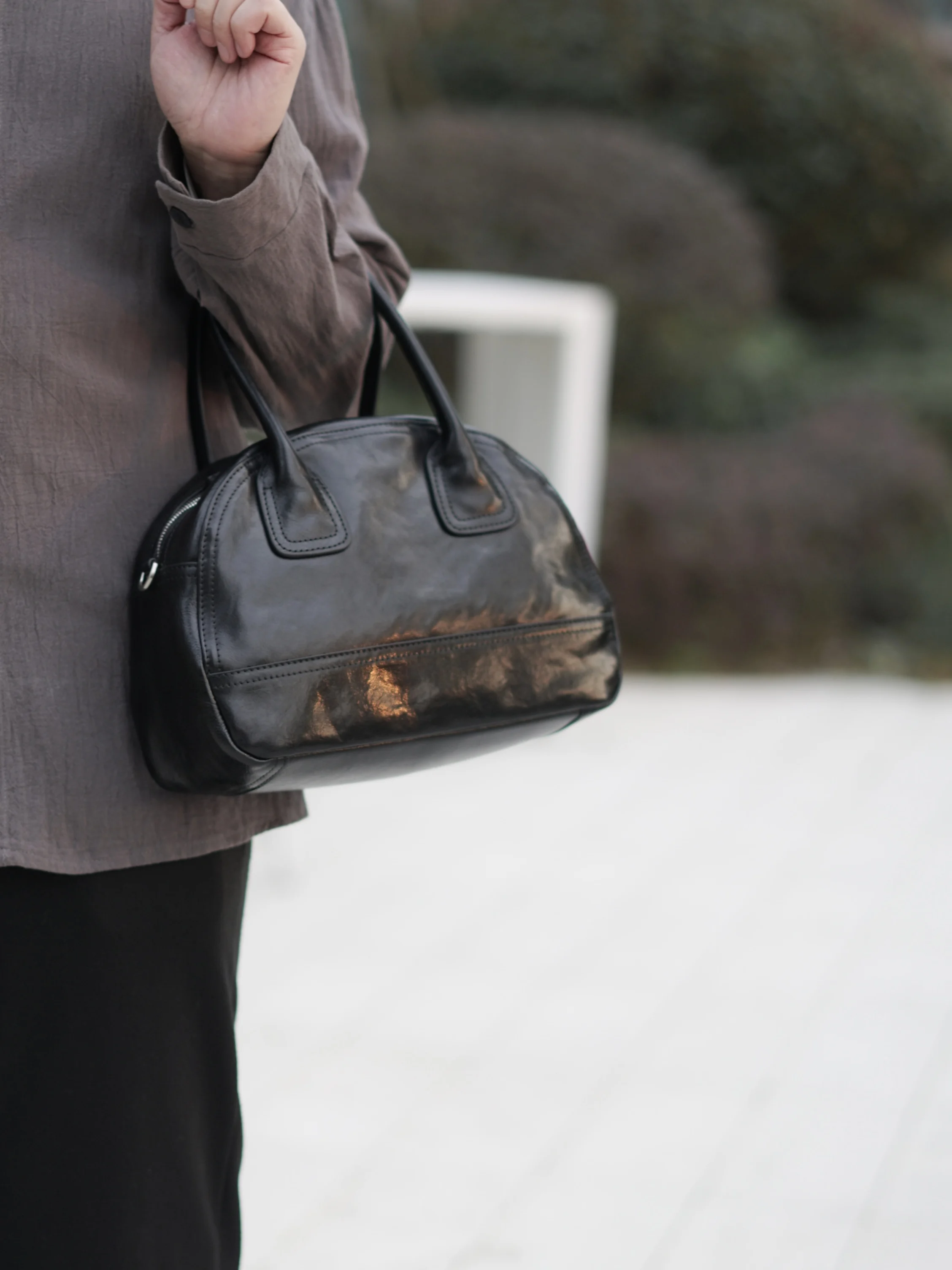 Torebka damska PNDME, casualowa, designerska, ręcznie robiona, z prawdziwej skóry, idealna na weekendowe zakupy, luksusowa, ze skóry bydlęcej, czarna, na ramię, crossbody.