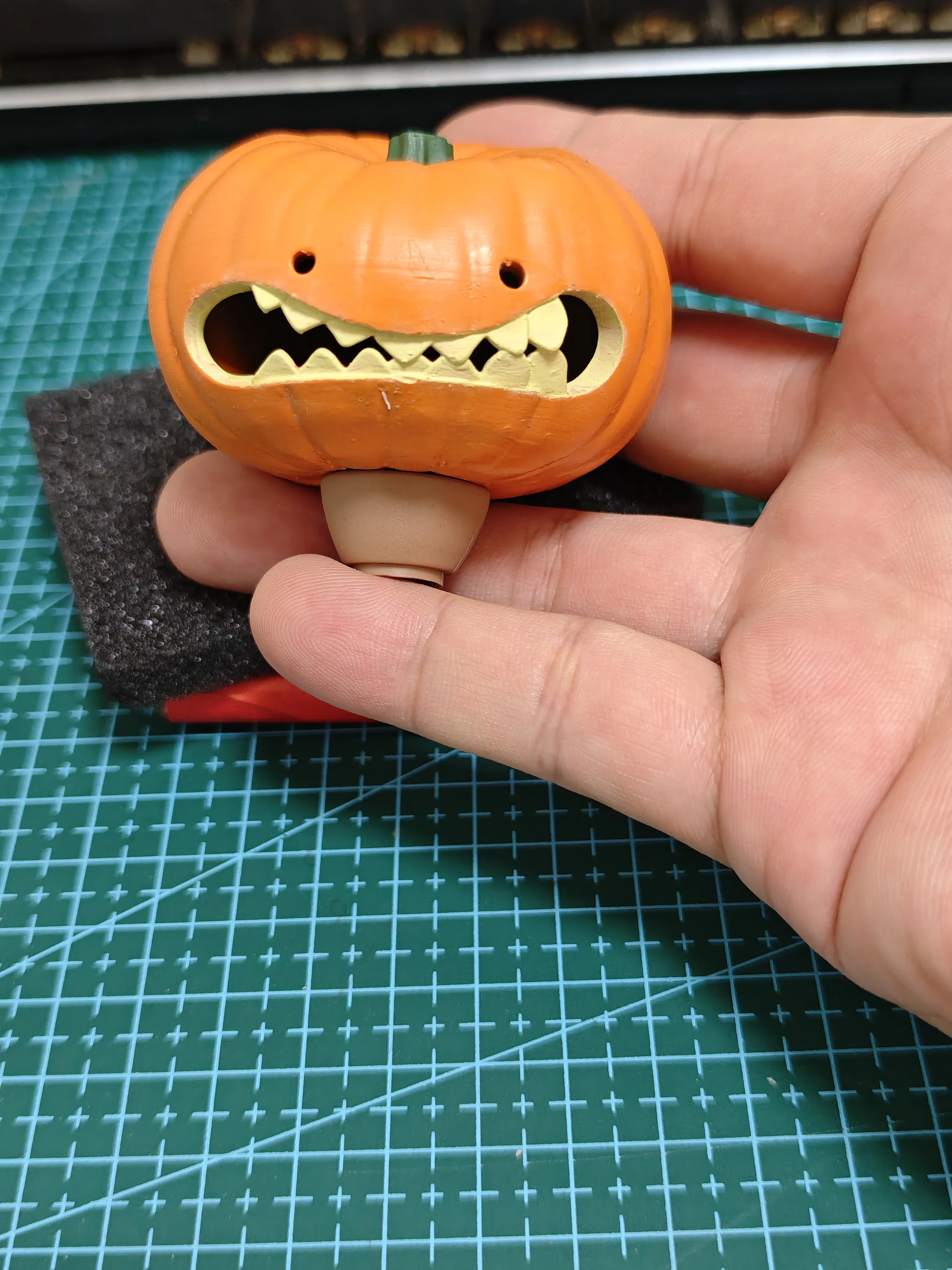 

1/6th Happy Halloween Festivals Trick or Retrait Pumpkin Head Sculpt Carving with Neck Connector Toys Model PVC Material For 12"