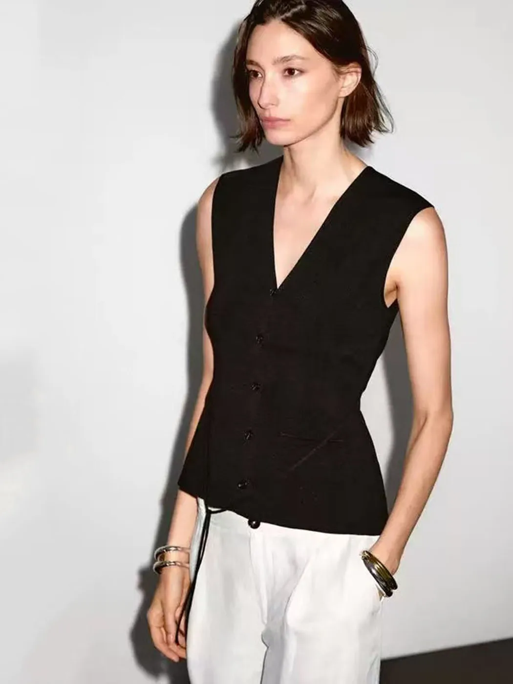 

Ele V-Ne вязаный жилет Bla MD женский весенне-летний новый Sle для похудения простой дизайн вязаная майка для поездок на работу