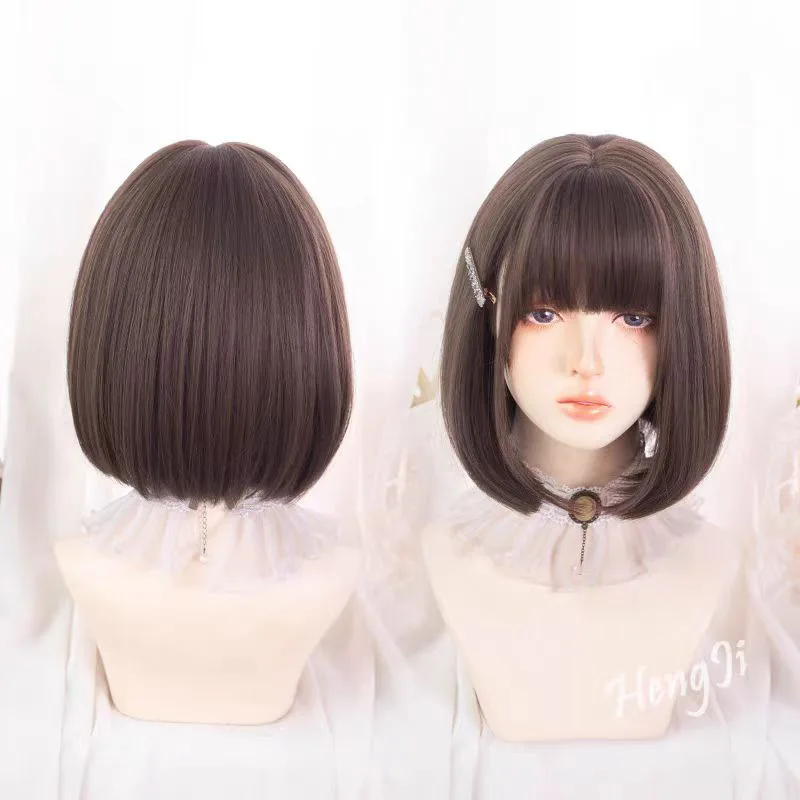 

Brown Rose Bob Wig, lively and cute, unlock the retro atmosphere. Wear it to show elegant temperament and become the focus .