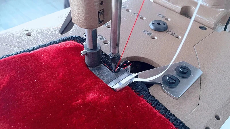 Double line thick material industrial overlock sewing machine foot type electric carpet tent seat cushion blanket sewing machine