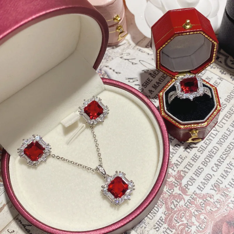 

Набор ювелирных изделий с модным чаем и оливковой перекрестной кровью, кольцо из цинкового камня с красным голубом и кровью, ожерелье, серьги с покрытием из 8-каратного золота