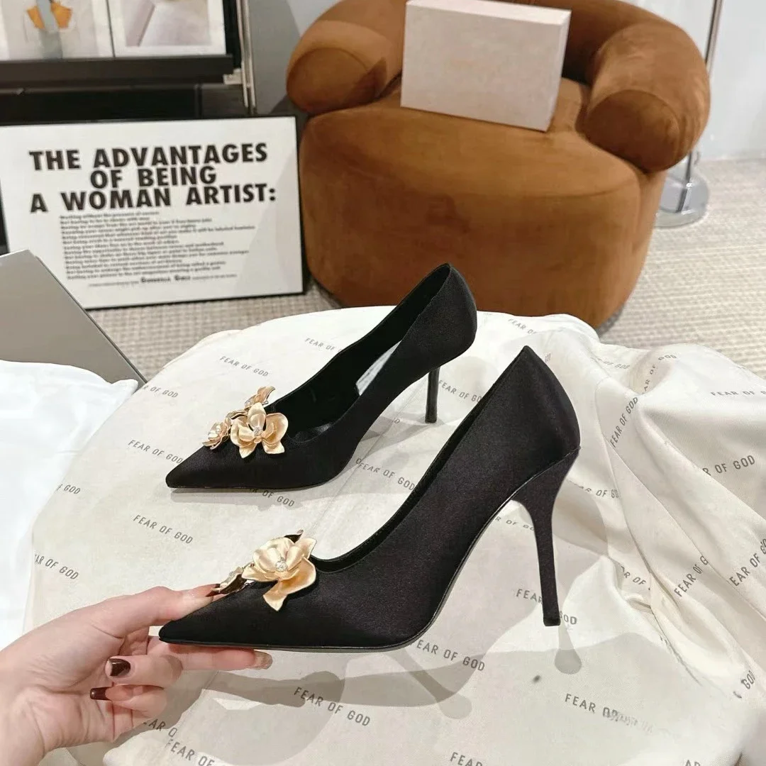 Golden Flowers High Heels Women Silk Luxury Designer Sandal Sexy Party Dress Pumps Pointed Metallic Flower Stiletto Heels Ladies