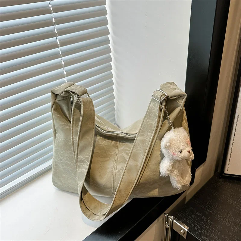 

Commuter bag Versatile commuter casual senior sense velvet large capacity lightweight tote bag