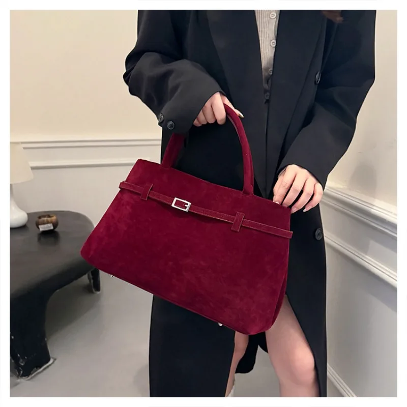 

2025 Новая замшевая бархатная матовая сумка большой вместимости, винтажная большая сумка R.ow с элитным эстетичным дизайном