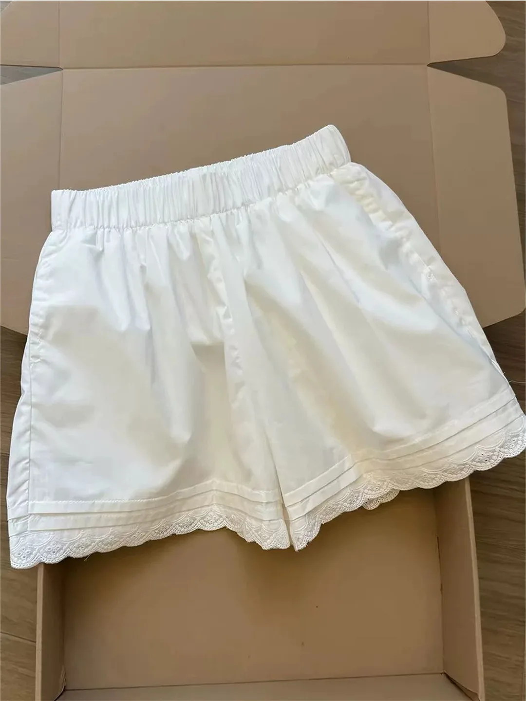 

Retro American Spicy Girl Lace White Shorts Women Summer New Loose Wide Leg Hot Pants High Waist Comfortable Cotton Straight Leg