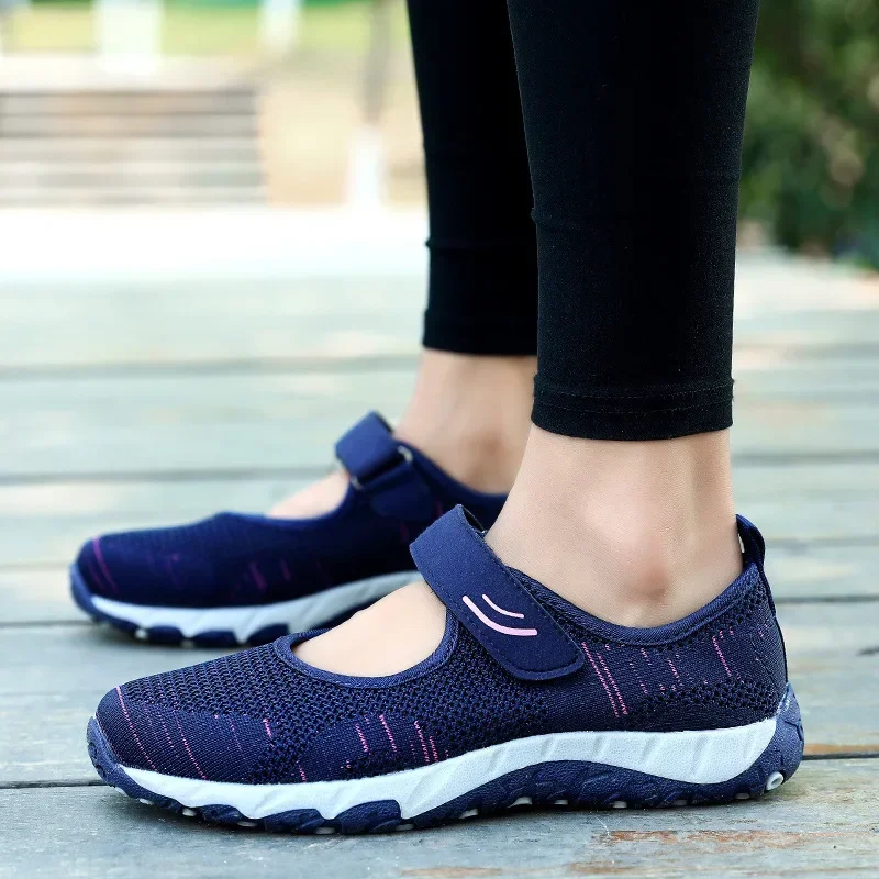 Non-slip Soft Mom Sneakers 2022 Summer Breathable Mesh Travel Casual Shoes for Women Comfort Lightweight Flat Sport Shoes