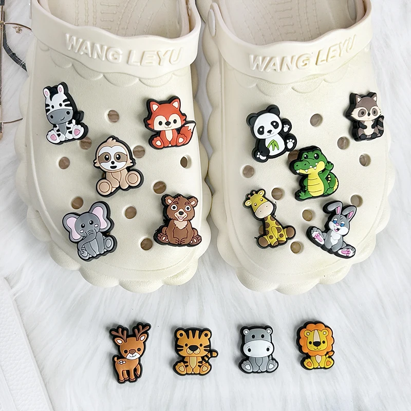 Nuovi 1 pz simpatici animali giraffa leone Panda coniglio croc accessori ciondoli per scarpe per sandali, bomboniere per bambini