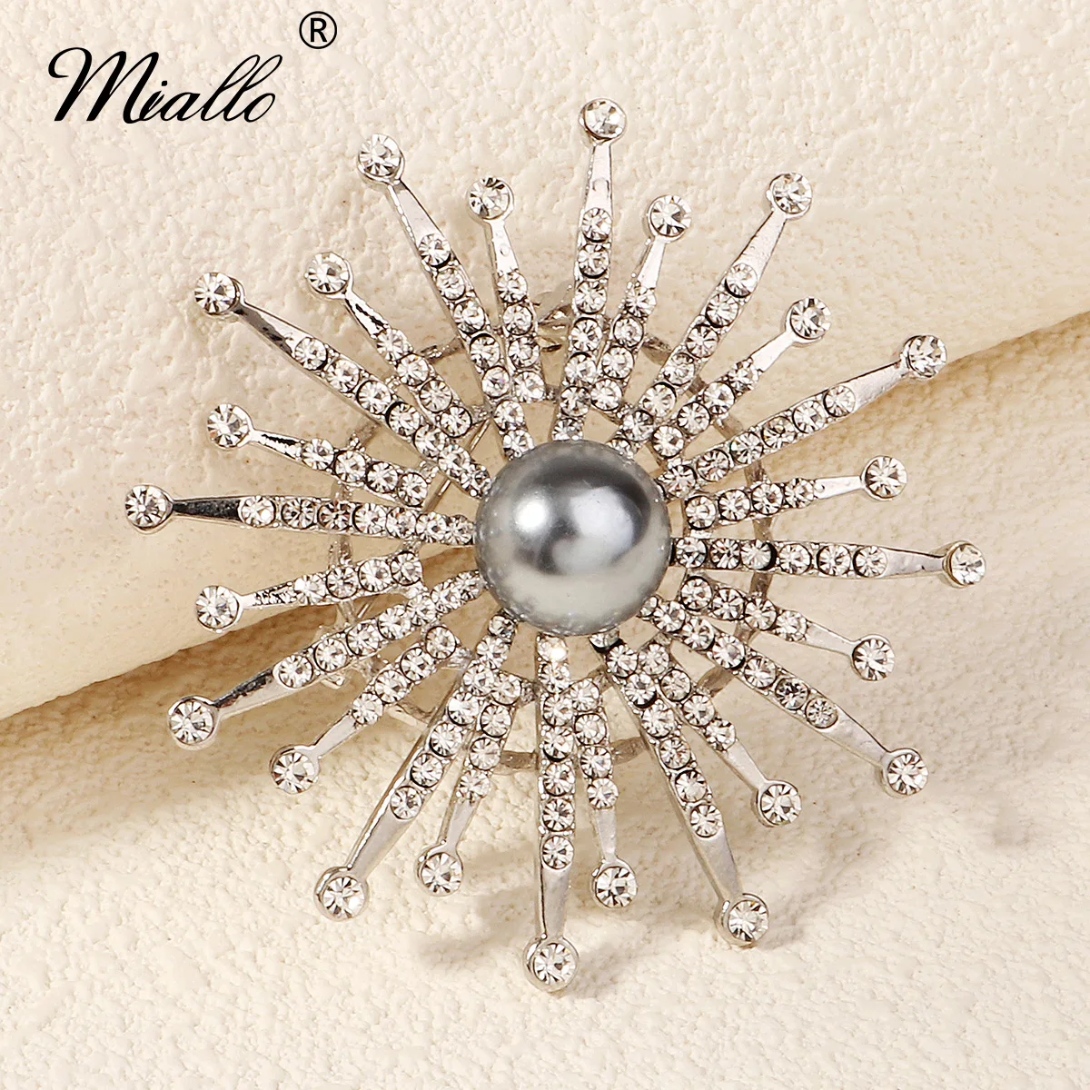 Alloy Small Snowflake Silver Brooch Rhinestone Handmade Clothing Accessories Corsage Party Dress Accessories Halloween Gift