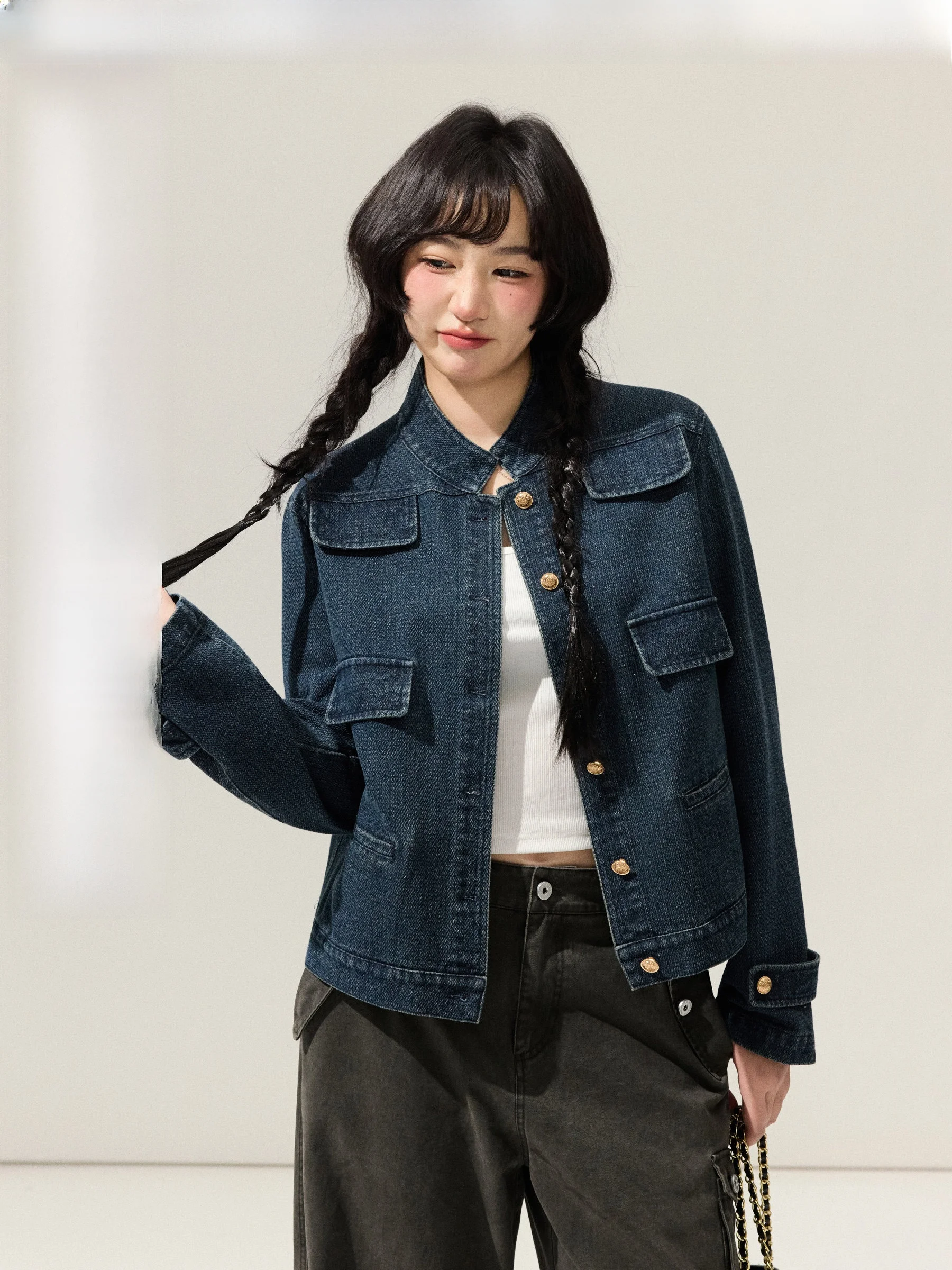 

Джинсовая куртка JULULOOK Studio "Retro Washed" модного фасона больших размеров, укороченная, для женщин с фигурой типа «песочные часы» и «груша»