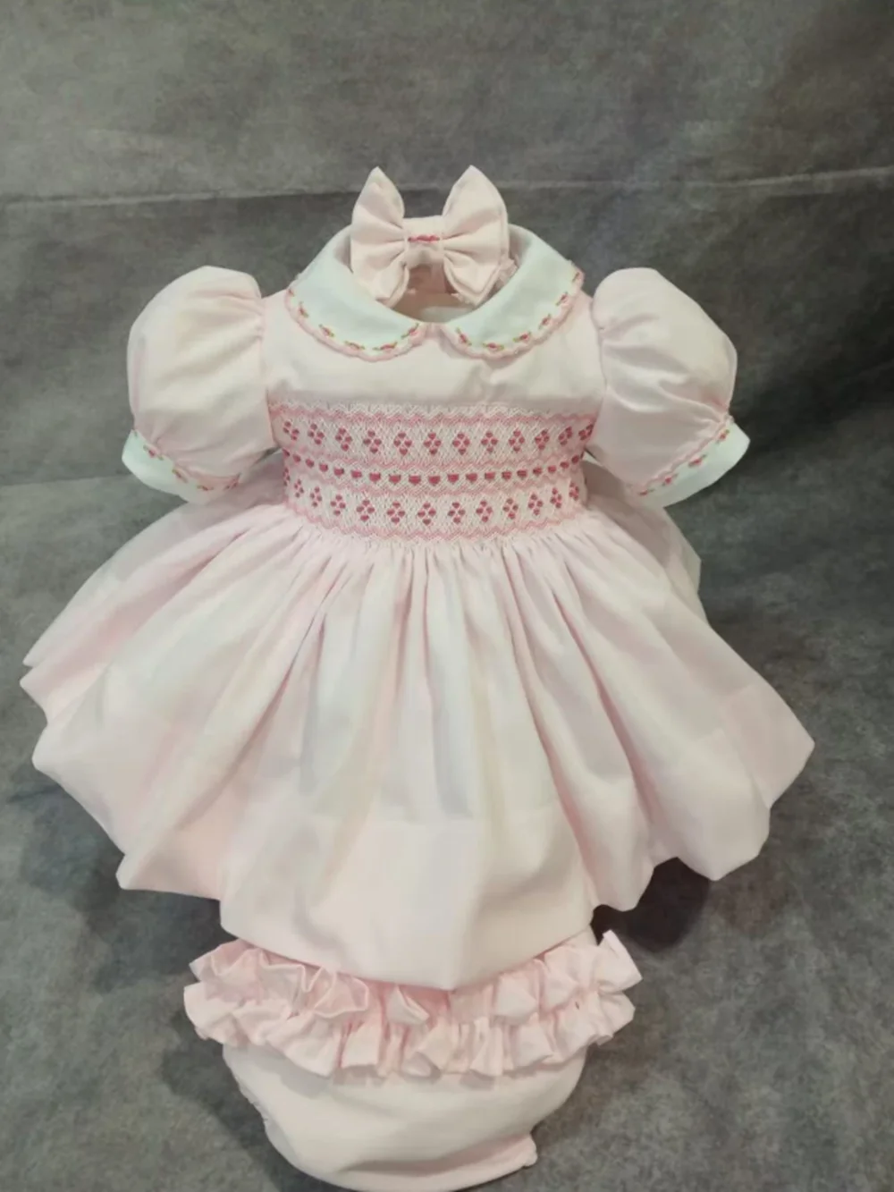 

Baby Girl Summer Pink Flower Handmade Embroidery Smocked Dress with Pants for Eid Birthday Party Holiday Photography Casual