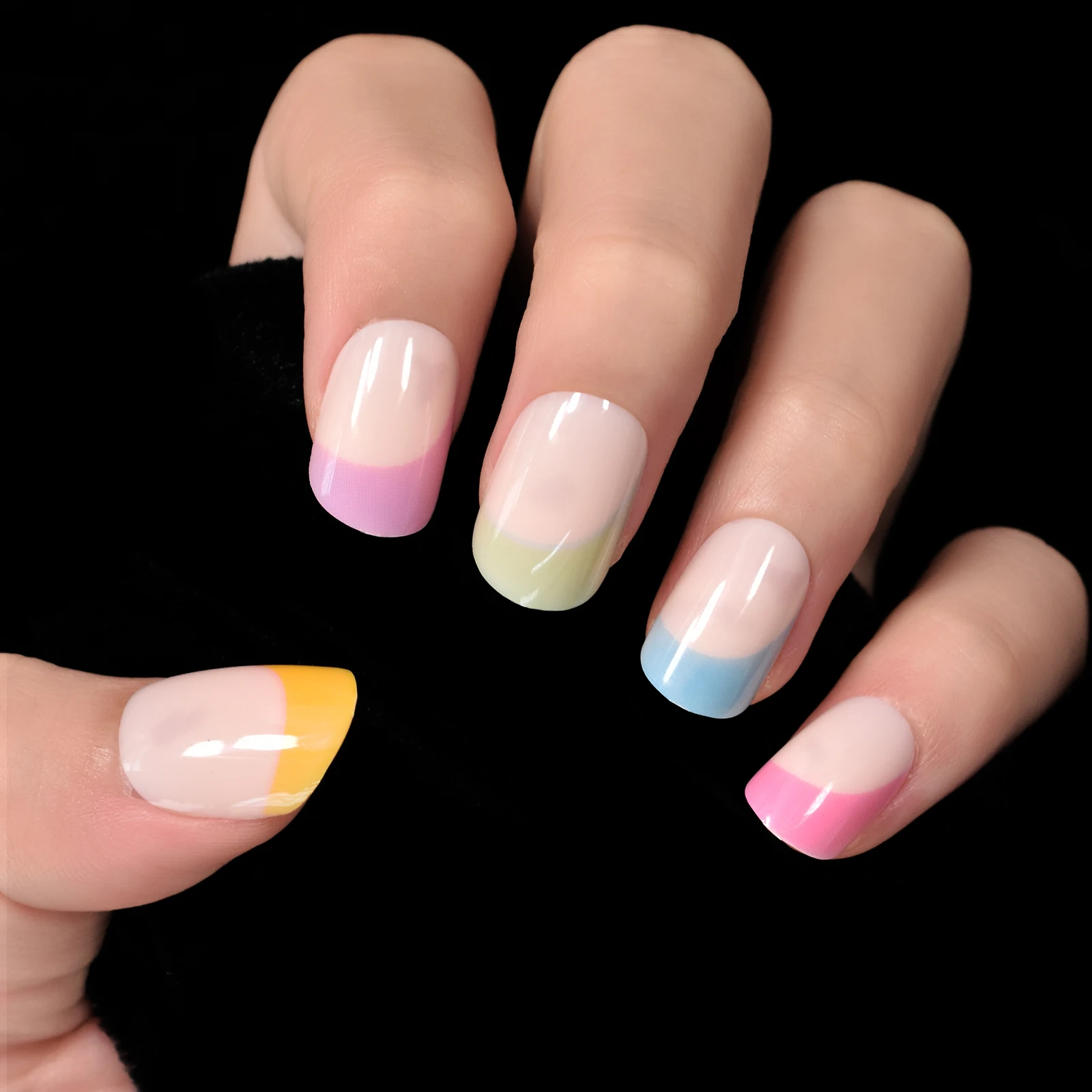 Round Top Faux Ongles Yellow Blue Mix Rainbow Press On Nails Short Carnival Color French Tips for Daily Wear