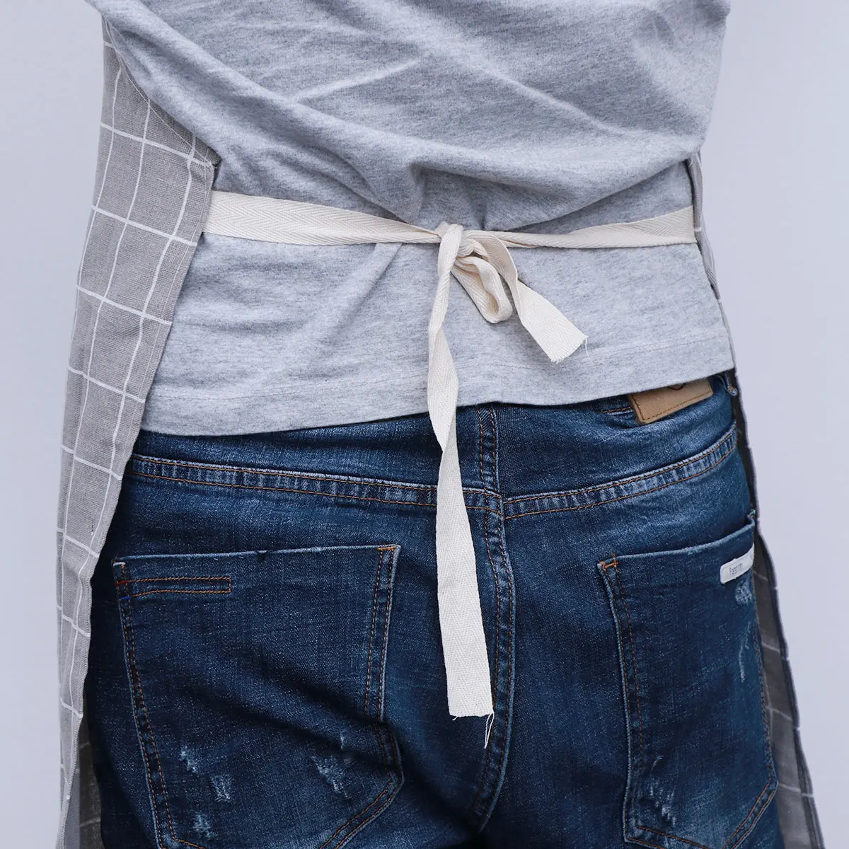 

Bib Apron Dress Grey Plaid Unisex Kitchen Cooking Apron For Home Restaurant Halter Neck