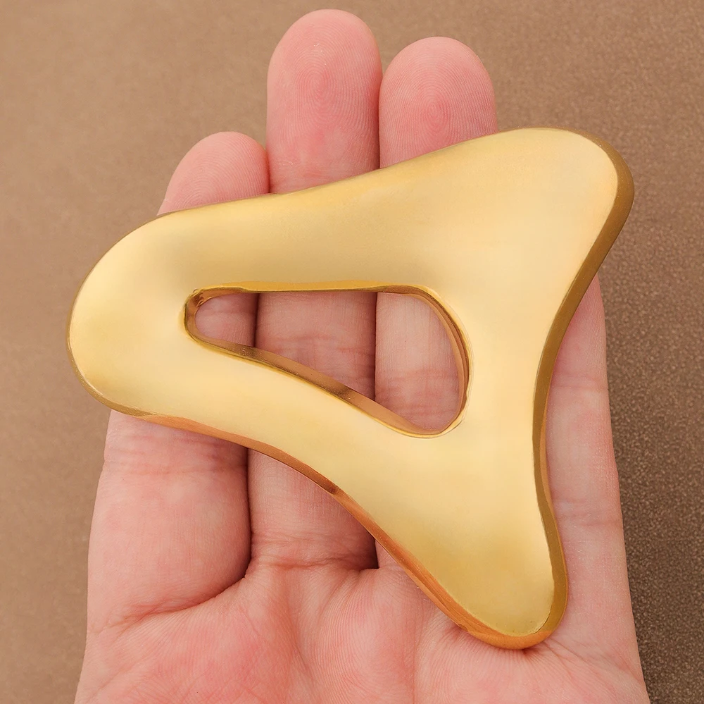 1 x Abstract Irregular Triangle Brooch, Polished Gold Silver Hollow Geometric Pin, Versatile Accessory for Unisex Daily Wear