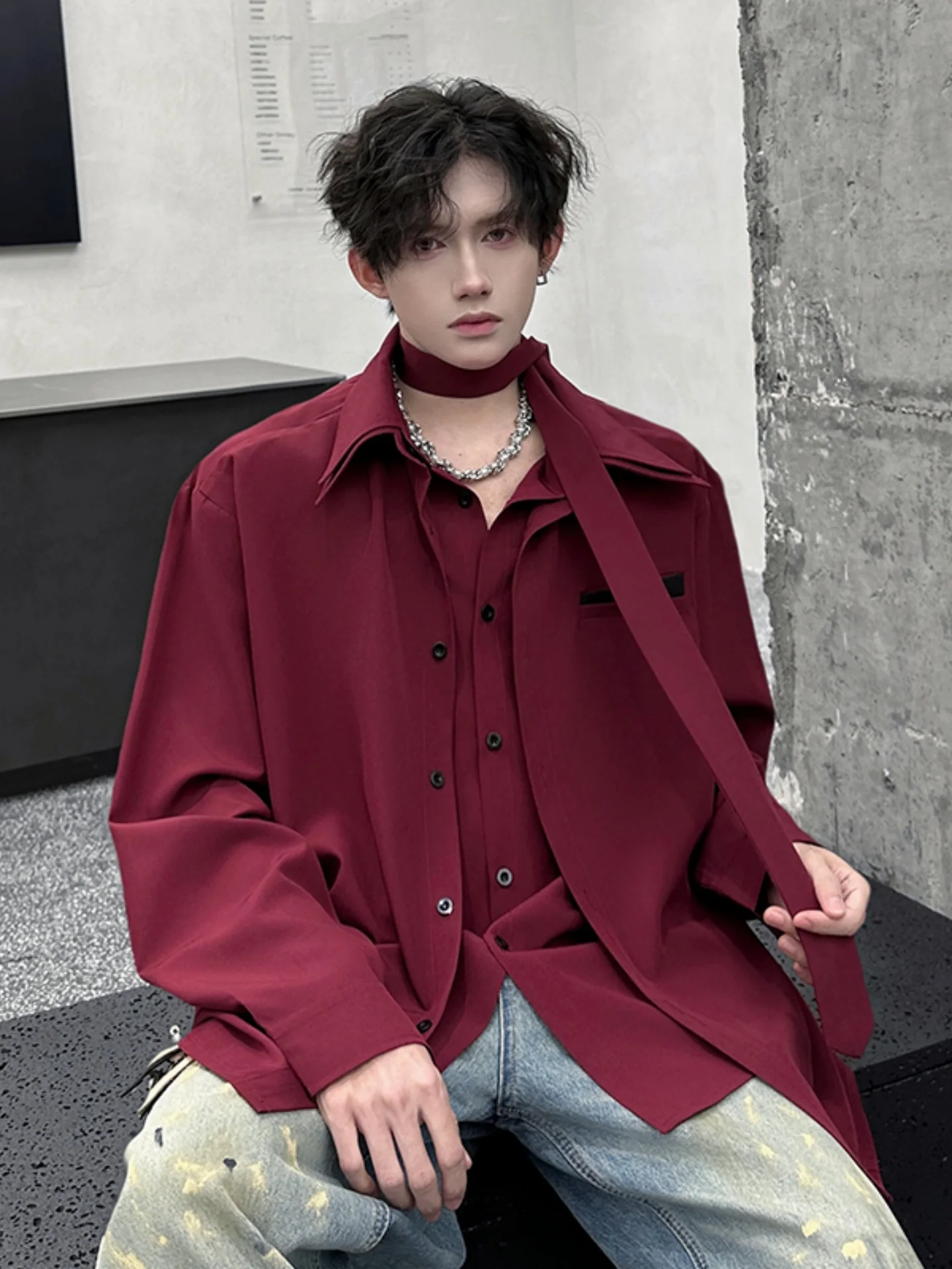 

Red Long Sleeve Men's Shirt with Detachable Tie Casual Trendy Top for Autumn Button down No Iron Treatment Loose Fit Style