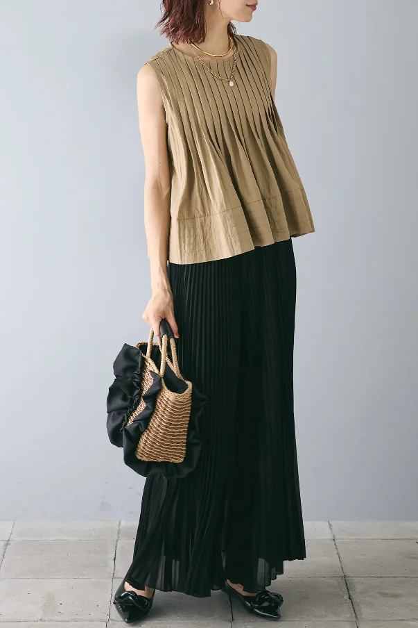 Elegant and stylish commuter Pleated sleeveless shirt top + pressed hakama two-piece set F028