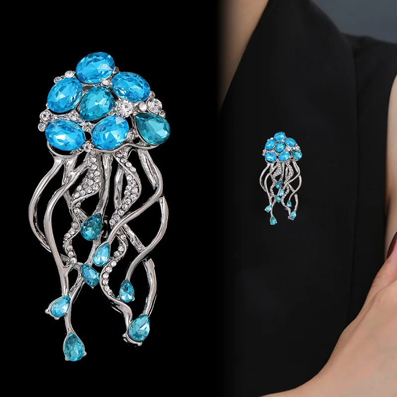 Fashion Creative Rhinestone Jellyfish Brooches Women Men High-End Simple Design Animal Brooch Pins Party Banquet Jewelry Gifts