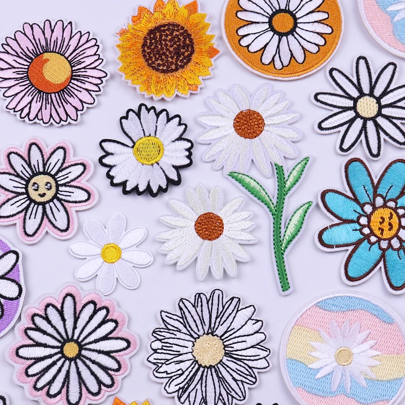 

Small Daisy Patch Flowers Embroidery Patch DIY Iron On Patches For Clothing Sunflower Fusible Patch Sewing Clothing Accessories