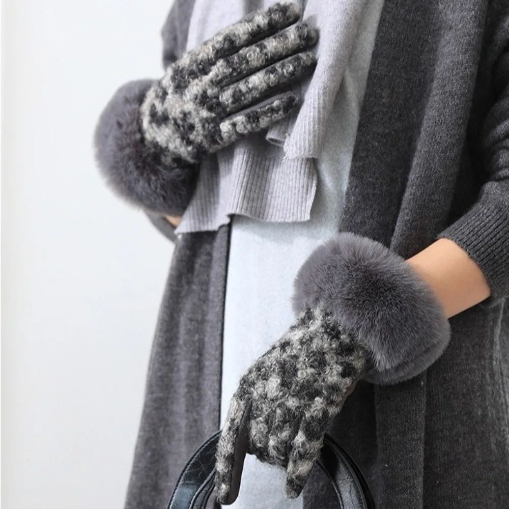 Elegant Imitation Lamb Wool Leopard Print Gloves Touch Screen Hairy Wrists Women's Gloves Keep Warm Winter Gloves Winter