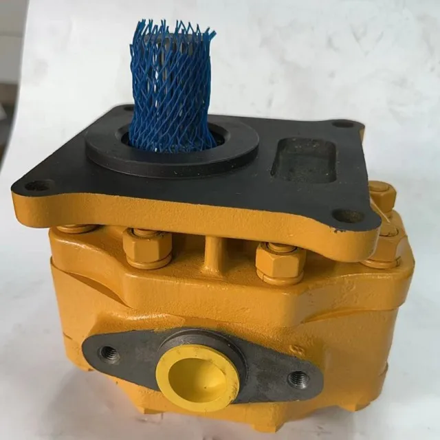

Gold seller Komatsu Hydraulic Steering Pump 07438-72202 for Bulldozer Engine D355A-3