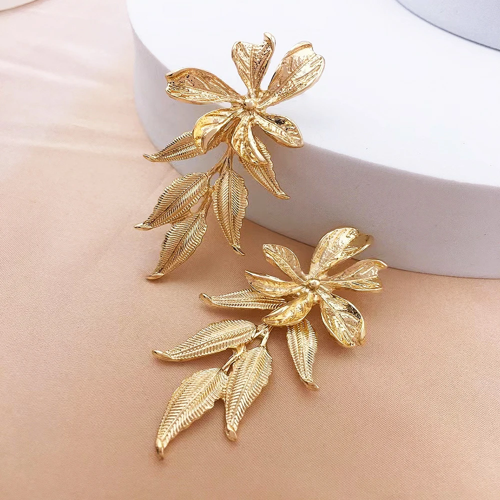 New Fashion Metal Flower Long Earring for Women Party Statement Vintage Gold-plated Leaves Tassel Earring Jewelry