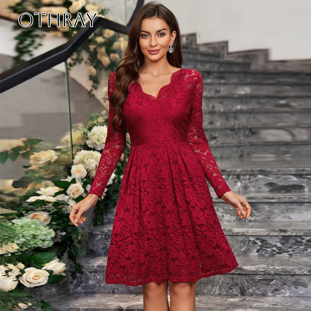 فساتين لحفلات الكوكتيل من الدانتيل على شكل حرف V وأكمام طويلة وطيات بطول الركبة مخصصة