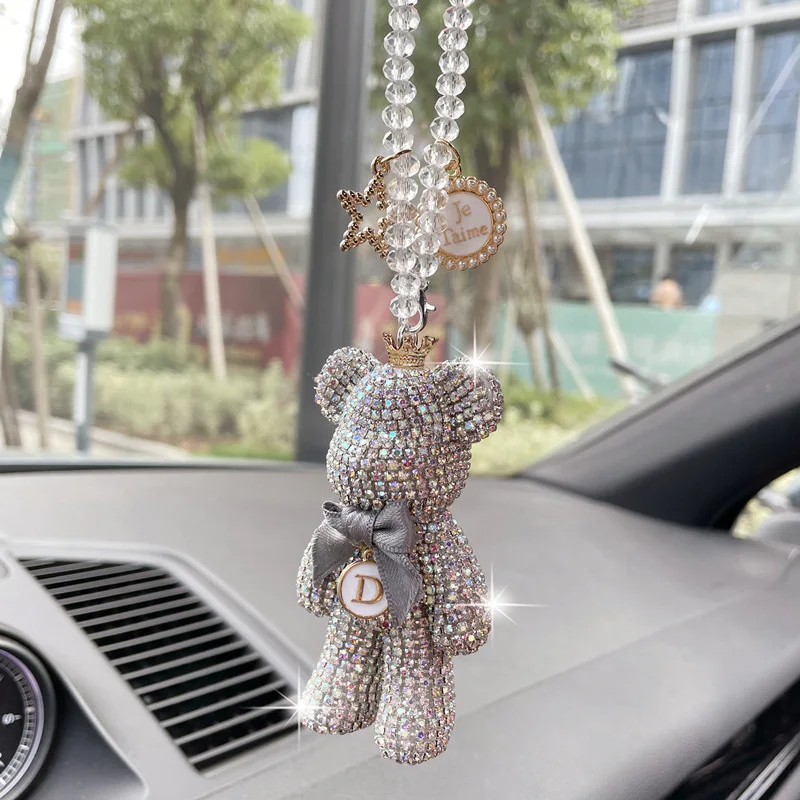 Hurtownie Cartoon diament kokarda z kryształami ponury niedźwiedź wisiorek do samochodu lustro wiszące breloki ozdoby Bling dekoracja do wnętrza samochodu