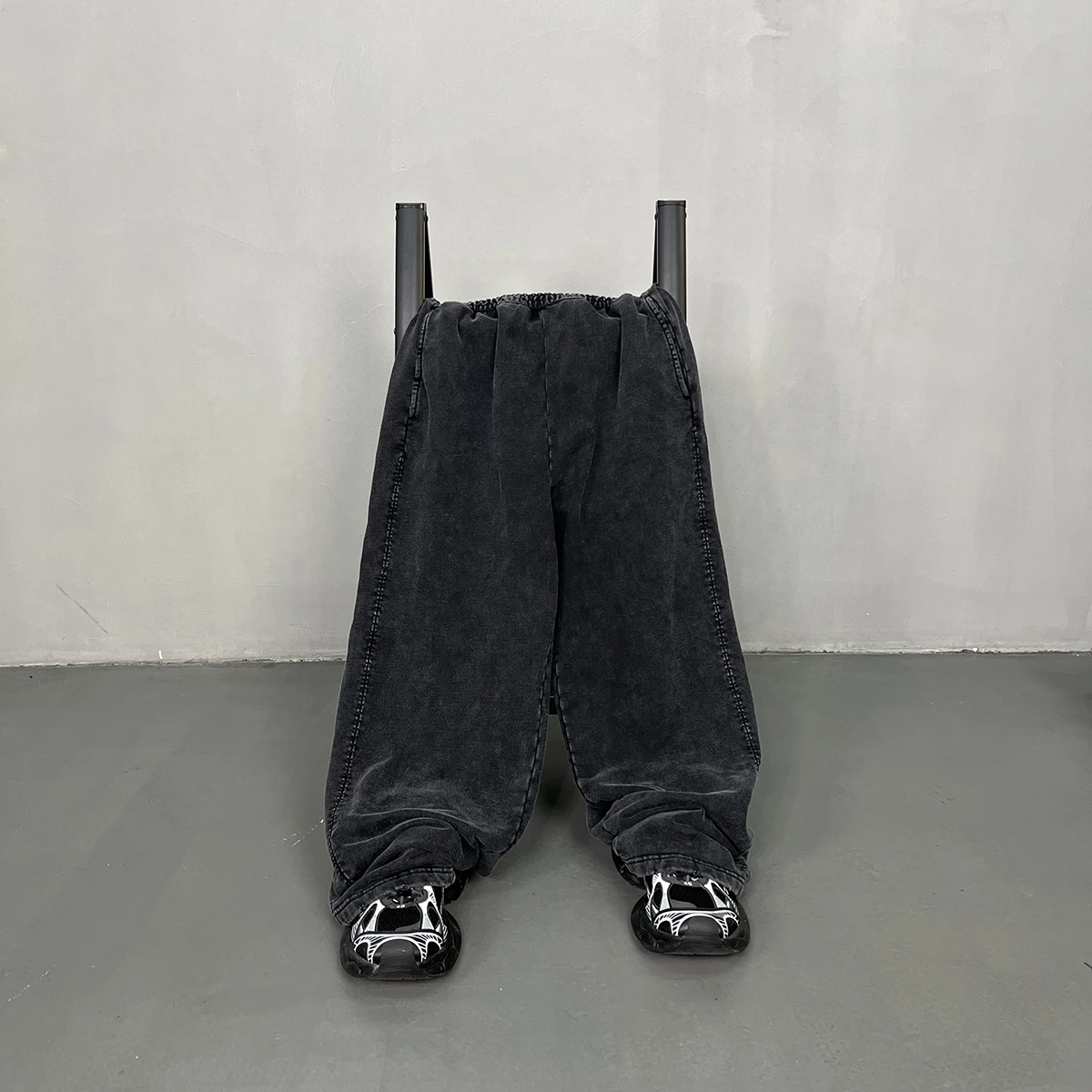 2025  Athletic Acid Black Vintage Baggy Sweatpants Men Stir Fried Snowflake Grinding Edge Splicing Cotton Distressed Sweat Pants