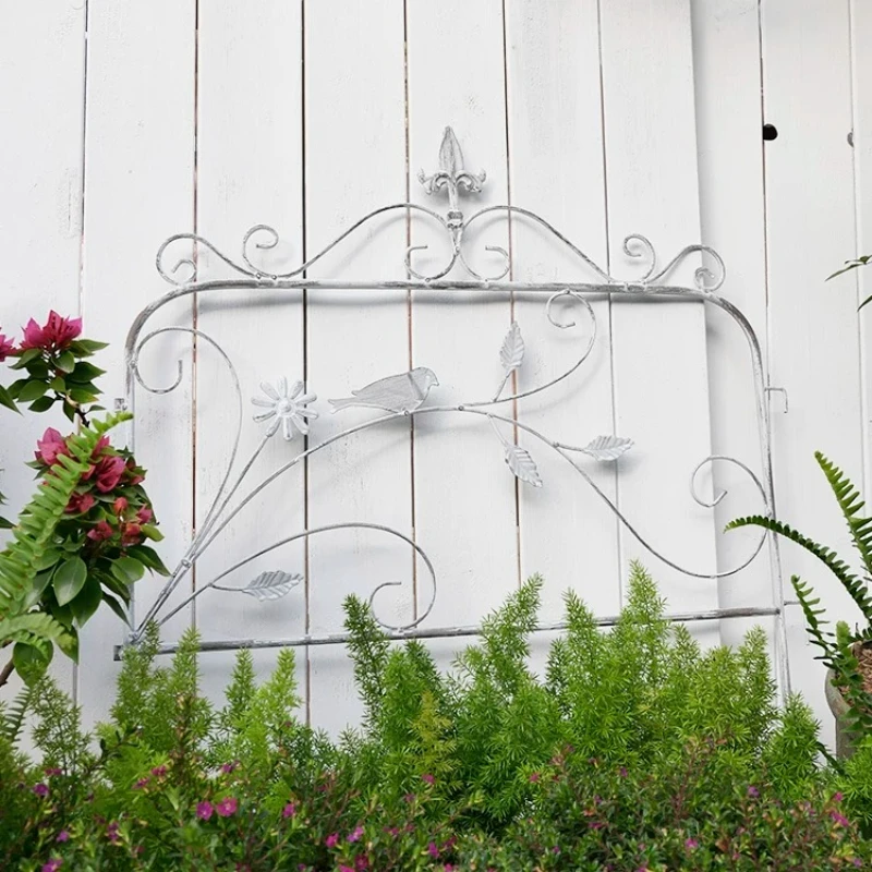 Rustic Iron Garden Fence for Climbing Plants Vintage Yard Decor Border Plant Support Stand for Patio Antique Metal Flower Rack