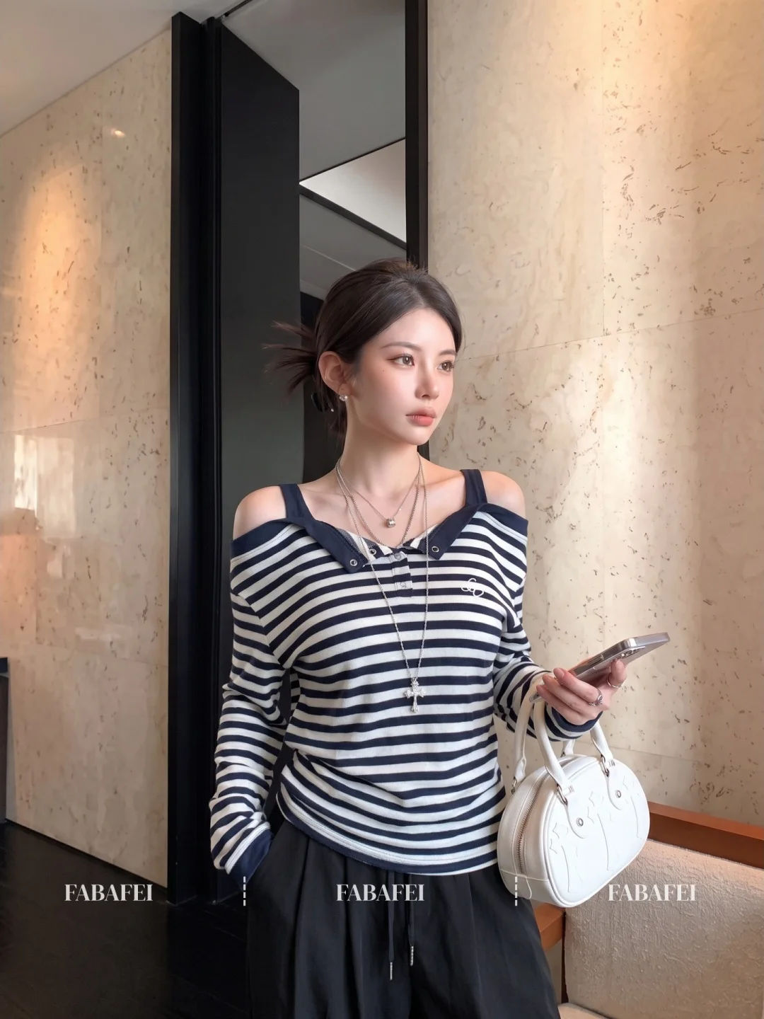 Casual Style Striped Shoulder Bared Long Sleeve T-Shirt Women's Early Autumn Half Open Collar Fake Two-Piece Top Smart Sport