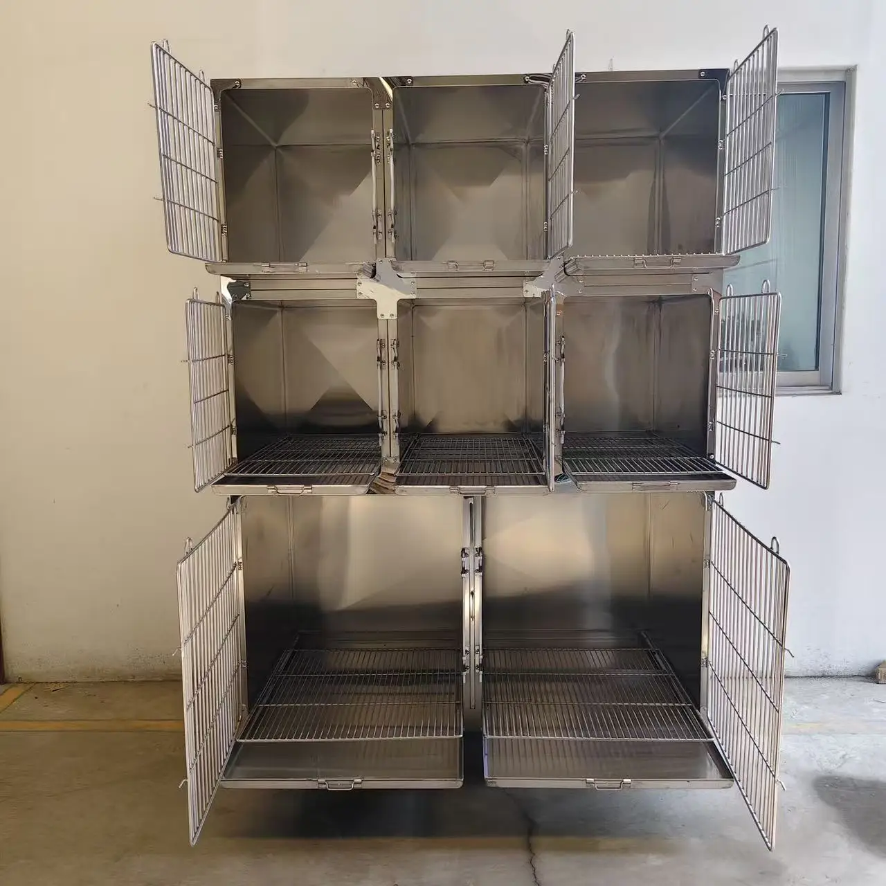 Multi-tier Tier Stainless Steel Dog Kennel Commercial Boarding Daycare Use