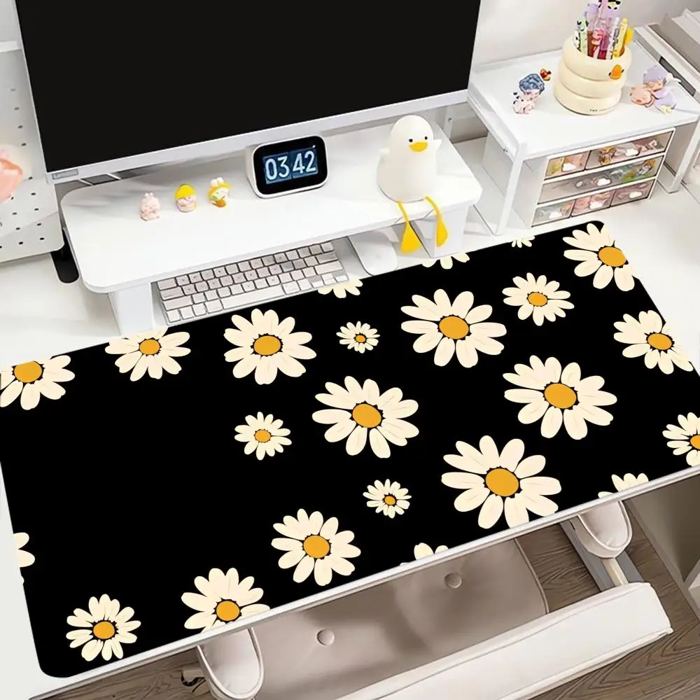 

Узор ромашки на черном фоне. Нескользящий моющийся коврик для мыши с резиновым дном, подходящий для работы, игр и офиса. Коврики для мыши.