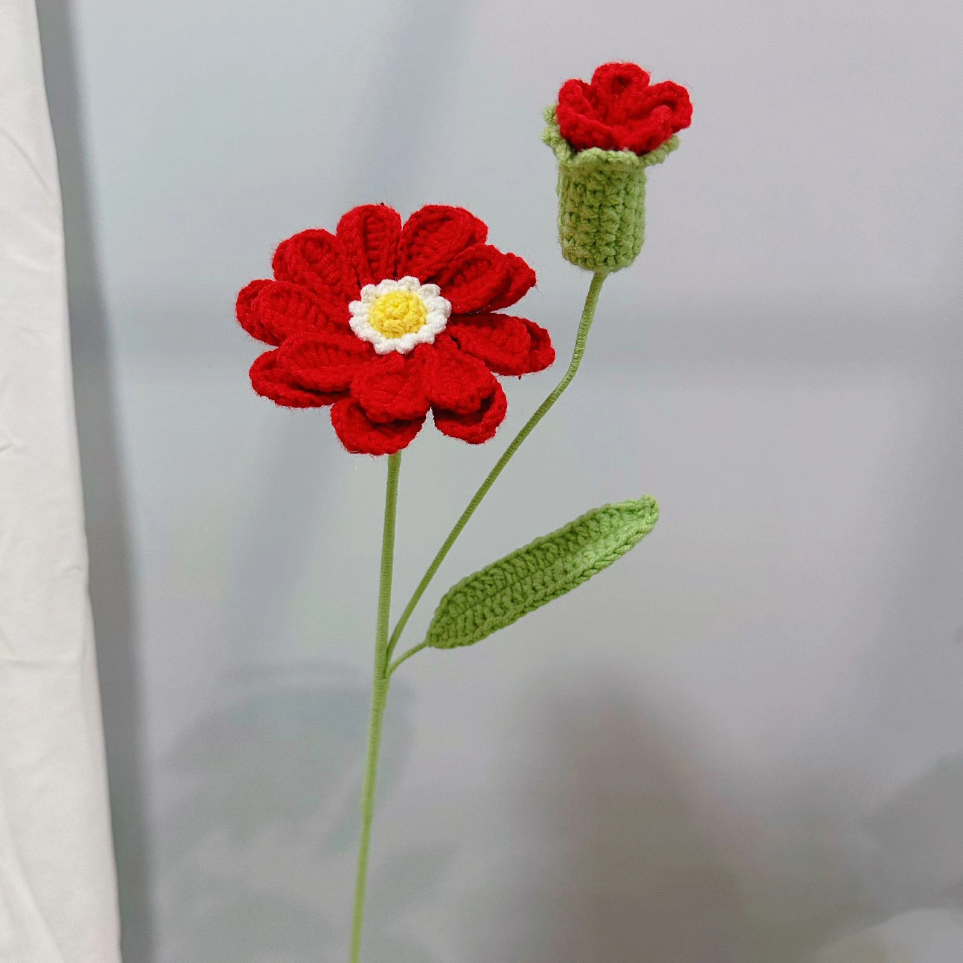Gehäkelter Chrysanthemen-Strauß Liebliche Gestrickte Blumen Handgewebte Blumenzweige Kreative Künstliche Pflanze Raumdekoration Geschenk – Detail 3