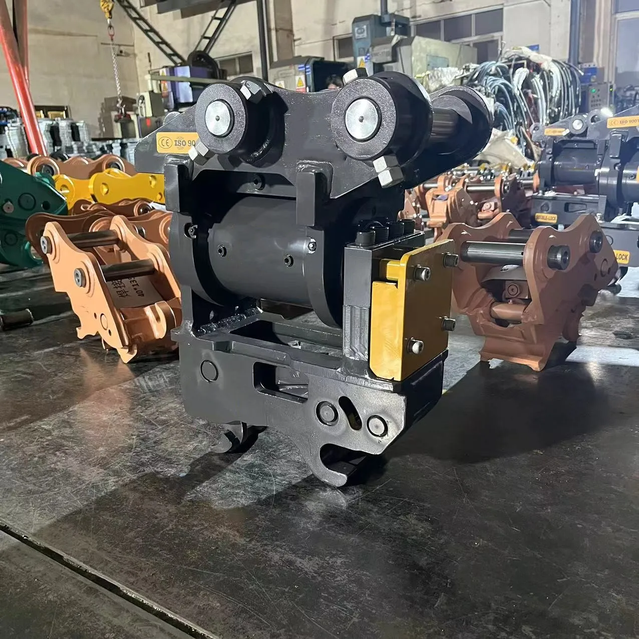 Tilt Quick Hitch Coupler Ekskavator Tipe Hidraulik 180 Derajat Miringkan Halangan Cepat