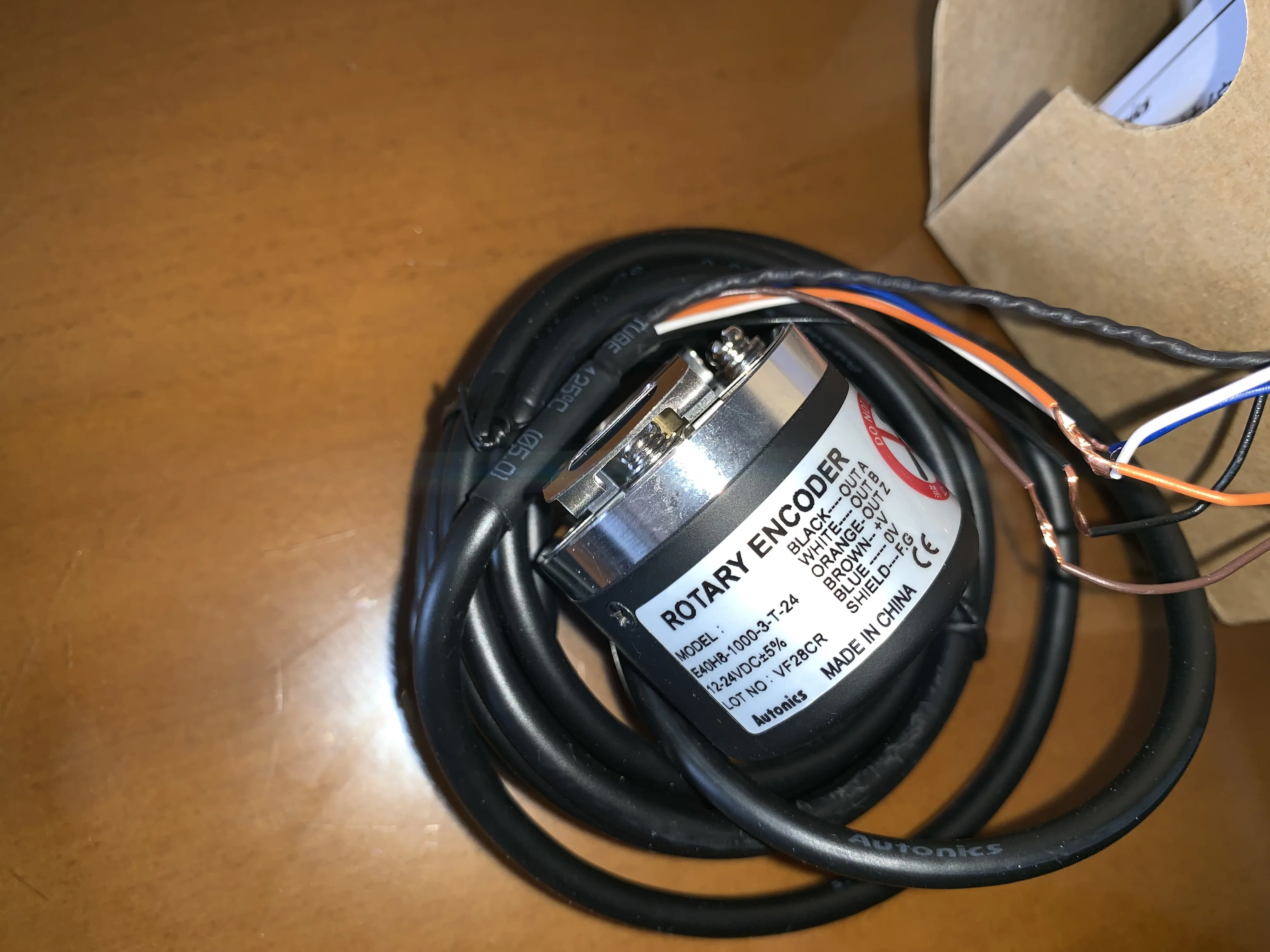 Autonics Rotary Encoder E40H8-1000-3-T-24 Hollow Shaft Type   12-24VDC  Encoder