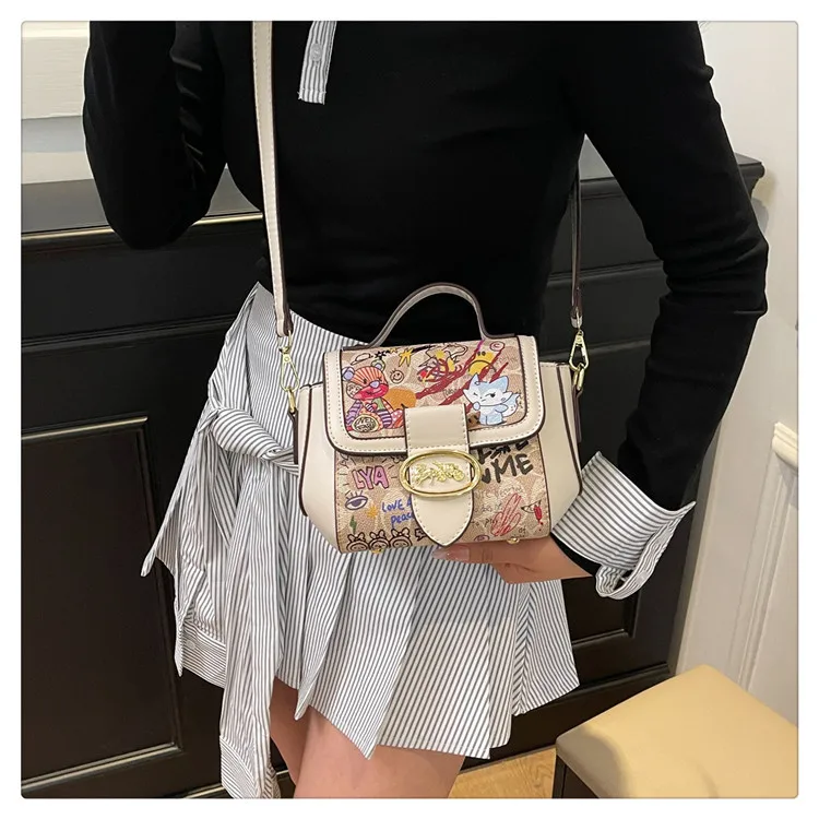 

Versatile 2025 Women Crossbody Bag, Cute Bear Print Commuter Bag, Multi-functional Convertible for Your Daily Essentials