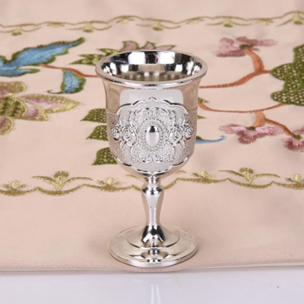 Metal Retro Wine Glasses Vintage Gold European Style Creative Cup Goblet Cocktail Cup Champagne Glasses Wine Glasses Gift