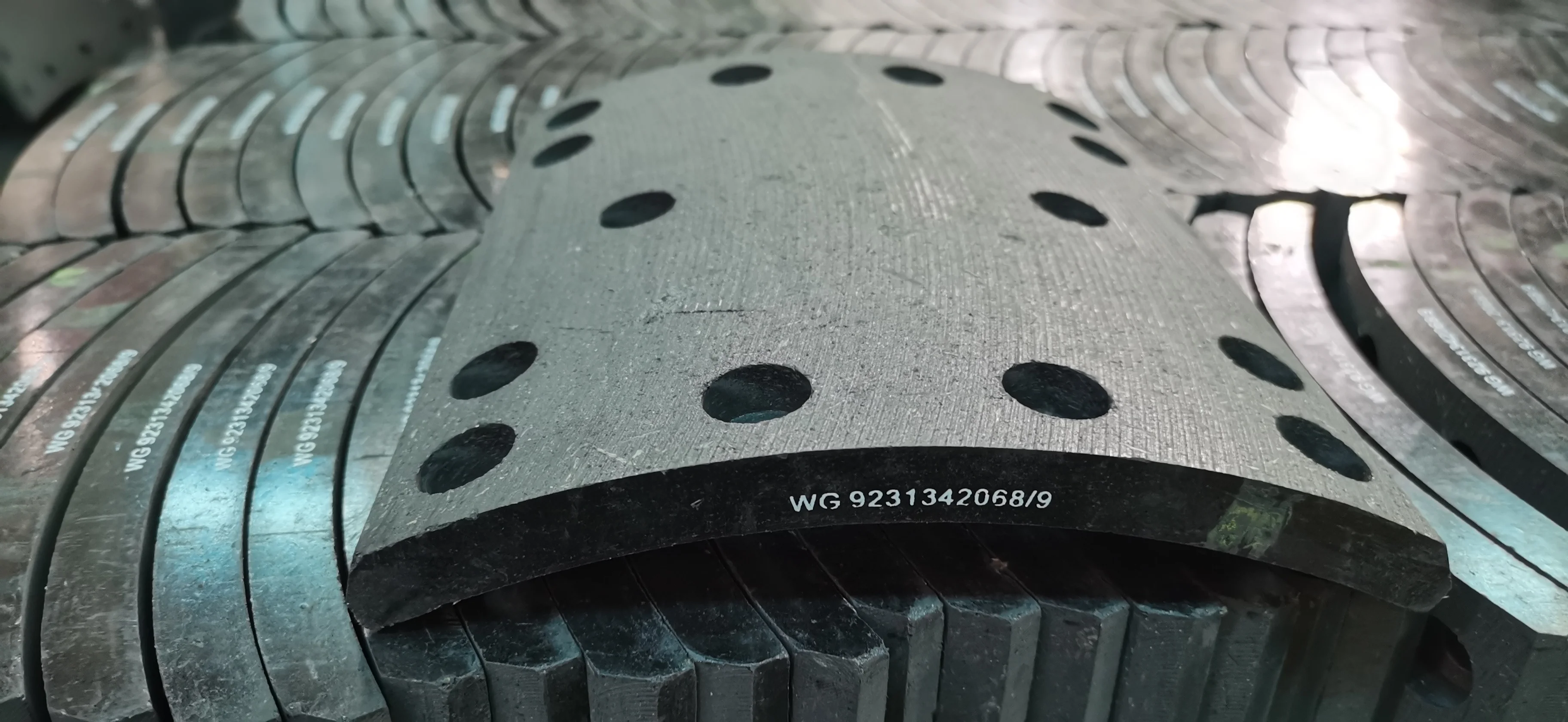 Sinotruck Howo Factory Brake Shoe Brake Lining