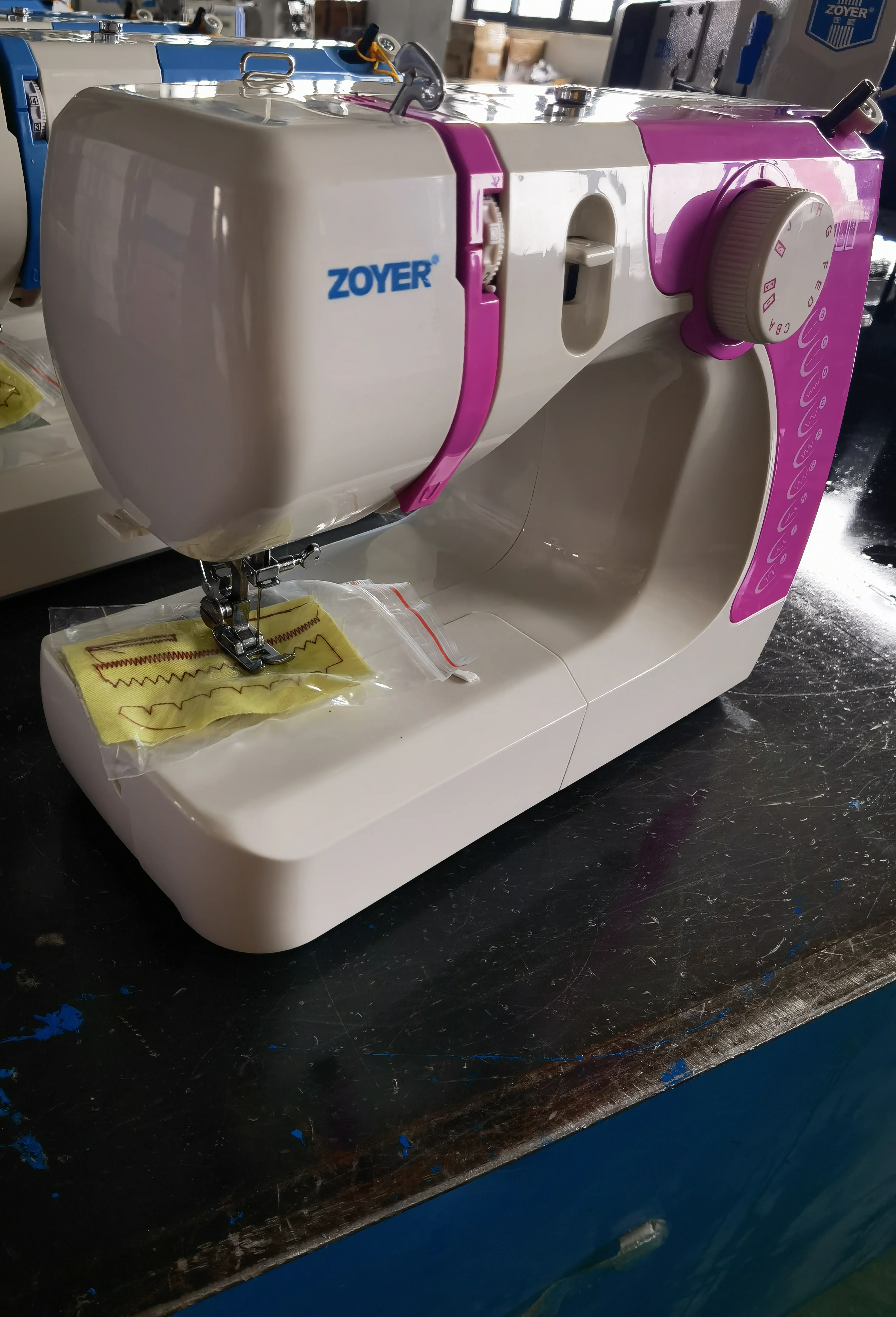 hot sale ZY6101 zoyer   domestic    baby sewing  machine multi-fuction sewing  machine