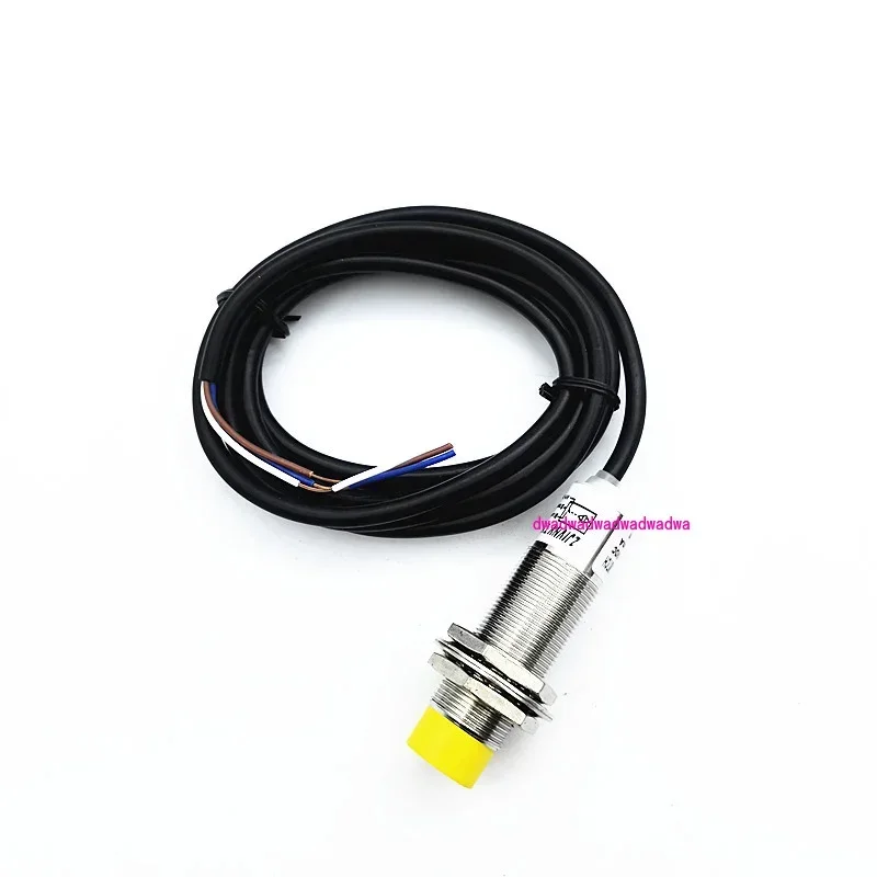 Proximity switch LM18-3008NA inductive proximity switch, sensor M18 three-wire normally open NPN