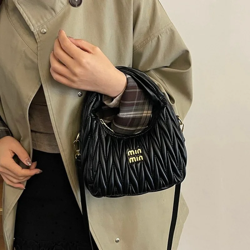 

Women's Tote Bag Made Of Premium Leather Featuring High-End Trendy Paris Daily Cozy Style​