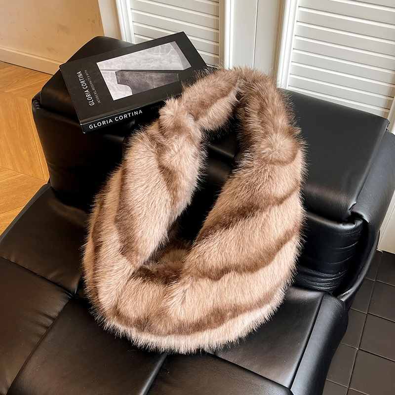

Luxury Faux Fur Shoulder Bag 2025 Winter Soft Fluffy Plush Handbag Fashion Women Large Capacity Shopper Bag Hobo Underarm Tote