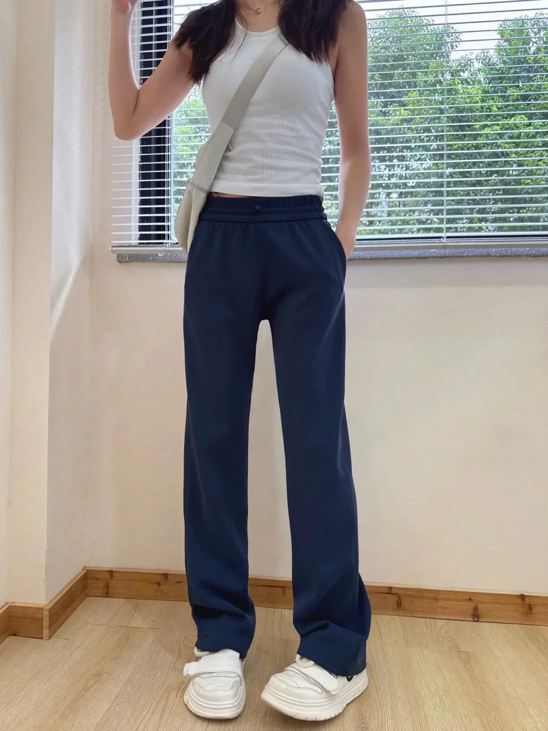 Women's Straight Leg Wide-Leg Pants, Slim-Fitting Plus Size Yoga Joggers, Soft Skin-Friendly Air Layer Fabric
