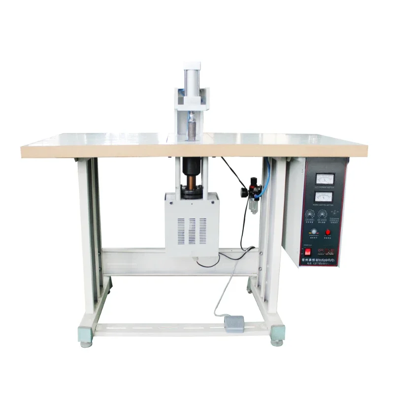 Non-woven bag ultrasonic spot welding machine