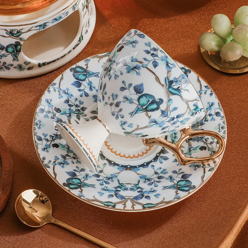 Goblet European ceramic bone china coffee cup saucer set British afternoon tea set teacups are high-end and good-looking.