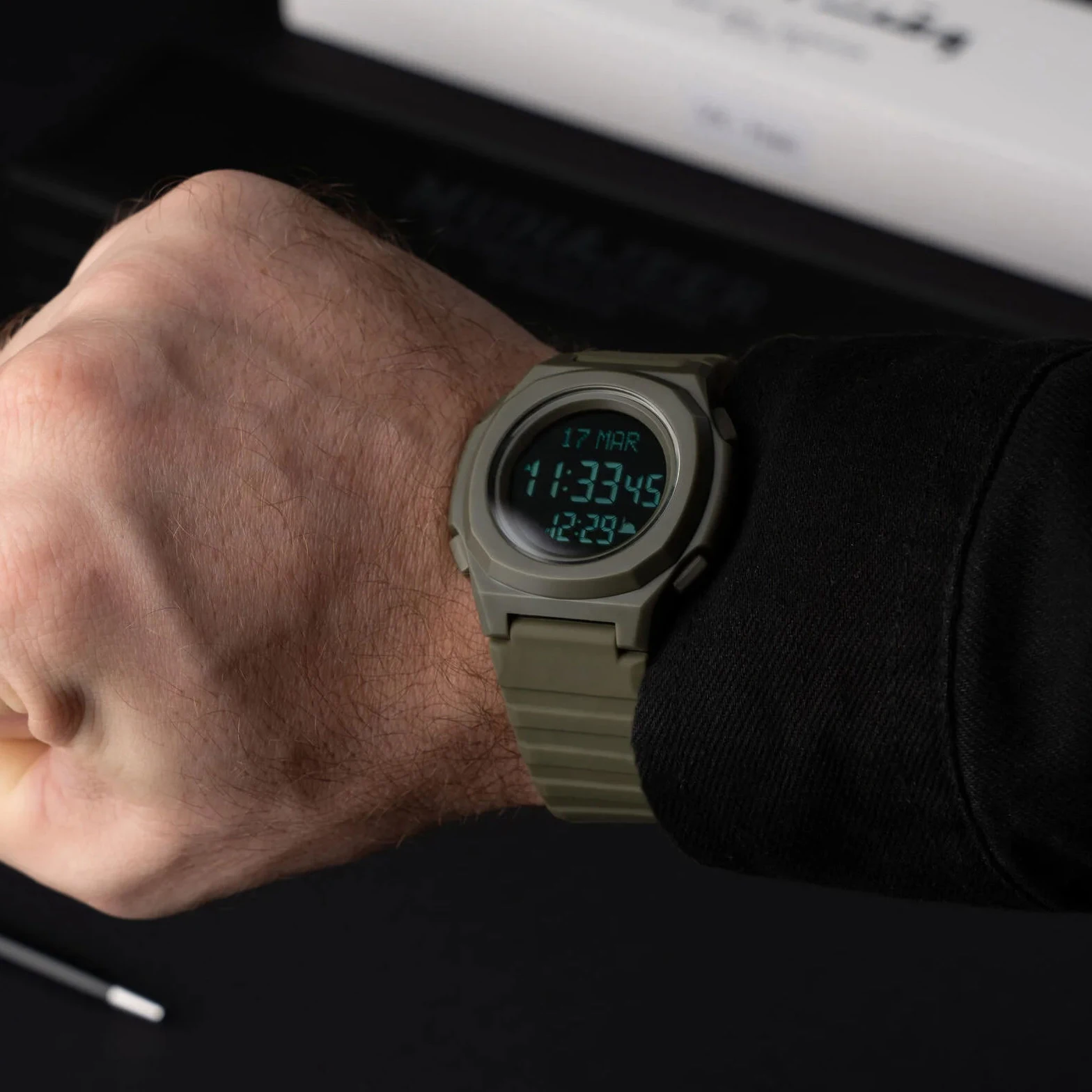 ساعة رجالية إسلامية، آلة حاسبة القبلة، بوصلة اتجاه الصلاة، وقت الأذان، ساعة إلكترونية مقاومة للماء