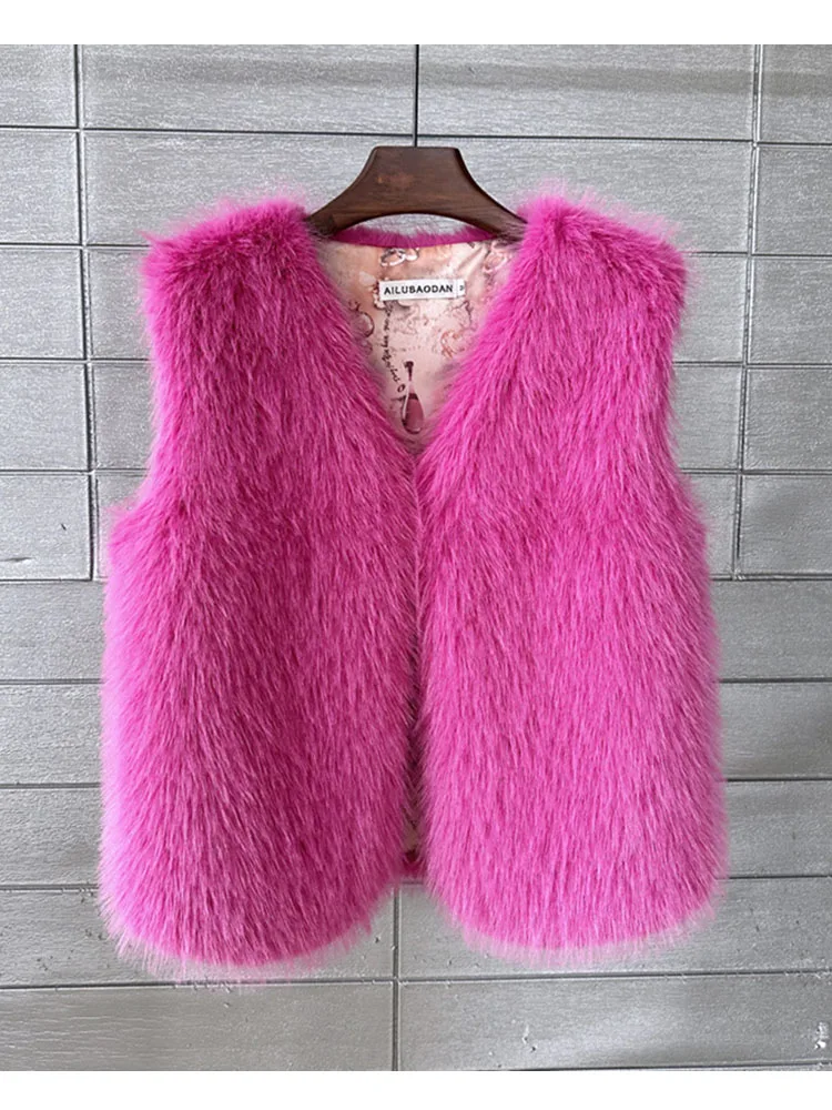 ZADORIN 2024 Autumn Winter Fashion Fur Waistcoat Women Casual Warm Faux Fur Vest V Neck Pink Black White Faux Fur Coat Crop Tops